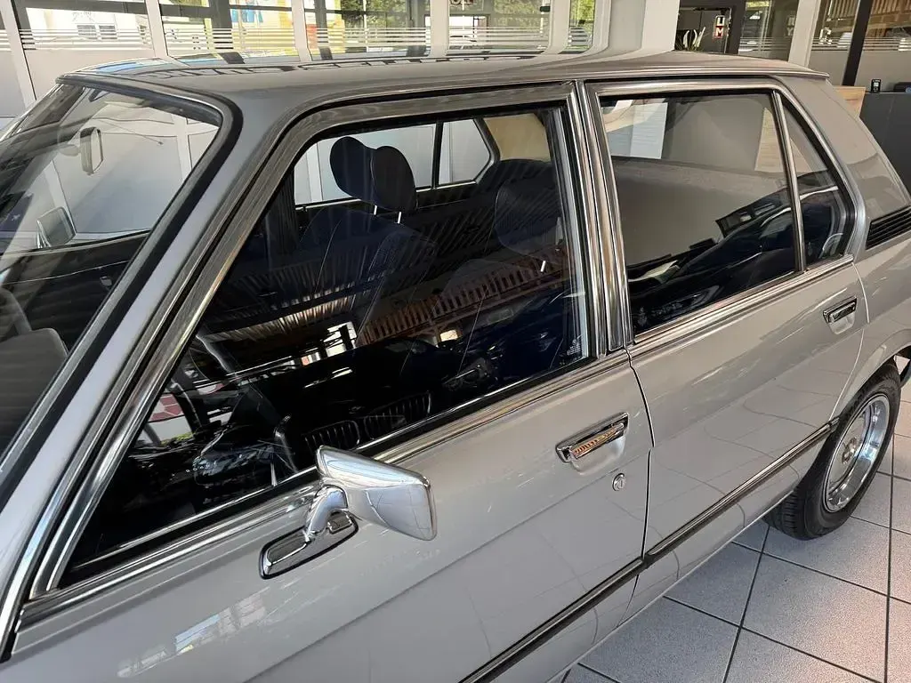 Gebraucht BMW 520 116 PS (85 kW) 1976 Silber Limousine
