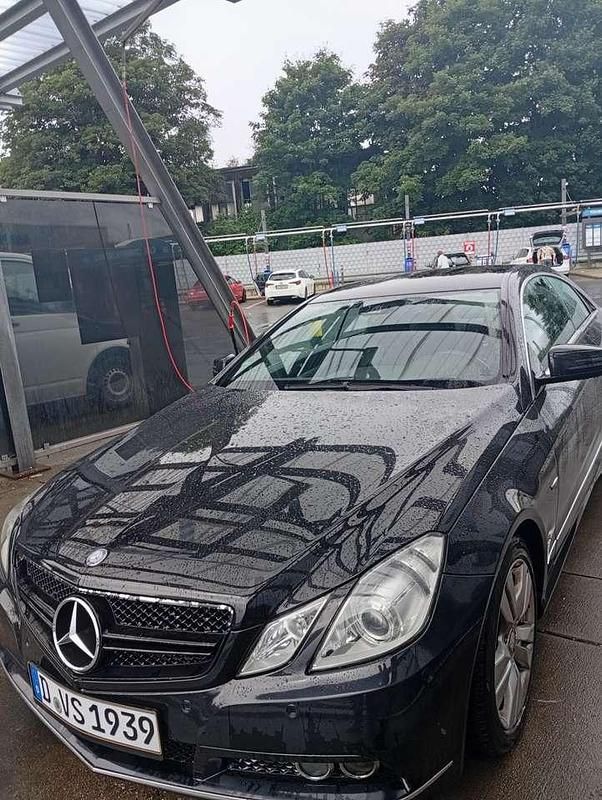 Gebraucht Mercedes E220 Elegance 170 PS (125 kW) 2013 Coupé