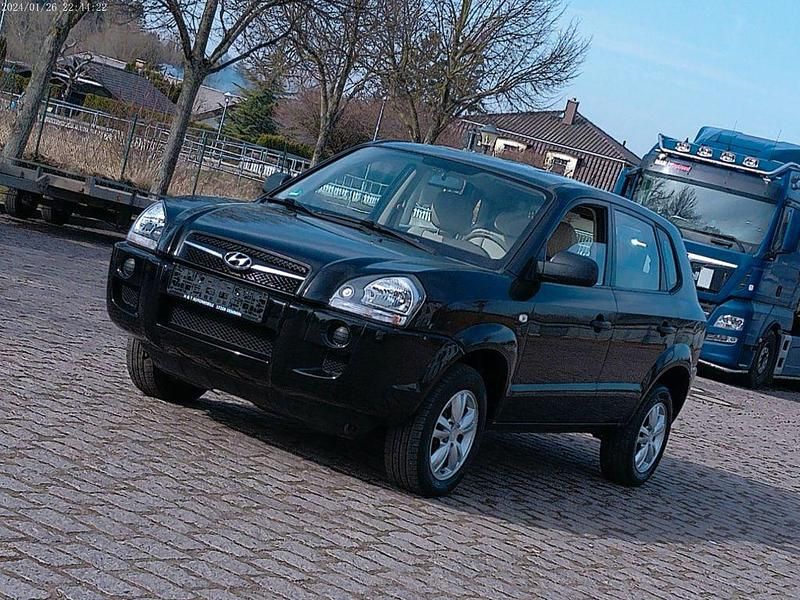 Gebraucht Hyundai Tucson 141 PS (103 kW) 2010 Schwarz SUV