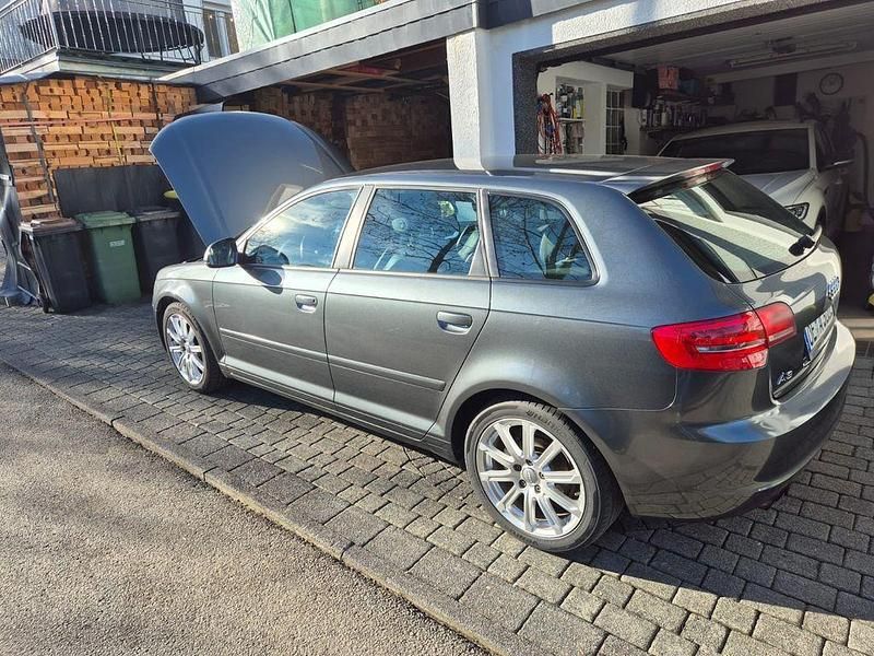 Gebraucht Audi A3 S-Line 125 PS (91 kW) 2010 Grau Limousine