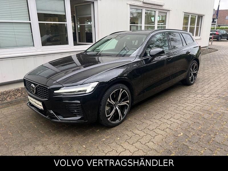 Neu Volvo V60 Plus 253 PS (186 kW) 2025 Schwarz Kombi