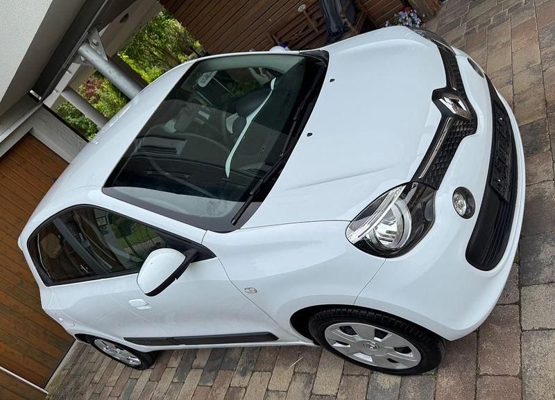 Weiß Gebraucht 2016 Renault Twingo Experience Kleinwagen | 8.350 € (Fairer Preis) - Bild 1/4