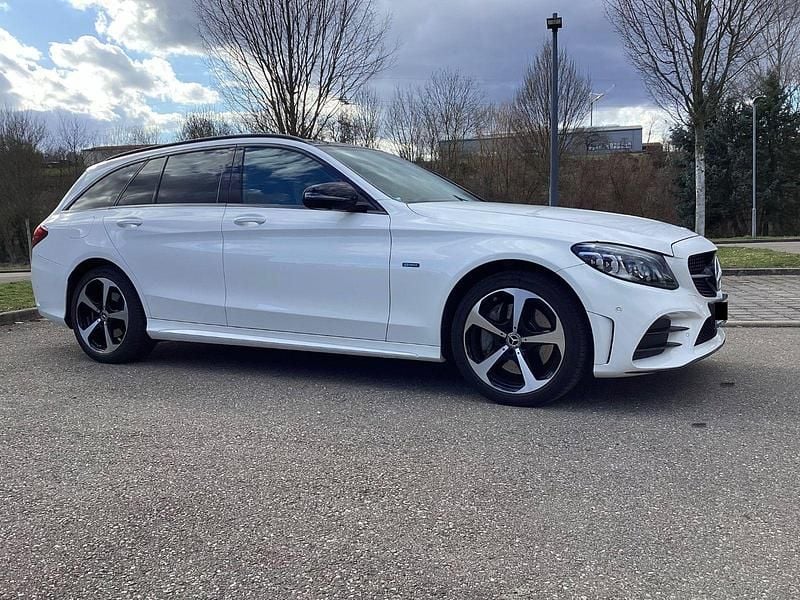Gebraucht Mercedes C300e AMG line 211 PS (155 kW) 2020 Weiß Kombi