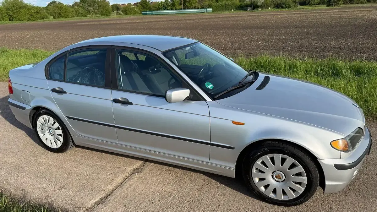 Gebraucht BMW 318 Sport Line 143 PS (105 kW) 2002 Silber Limousine