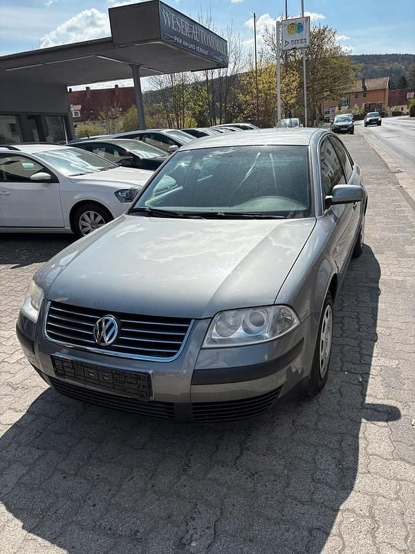 Second-hand VW Passat 102 CP (75 kW) 2002 Gri Berlinǎ