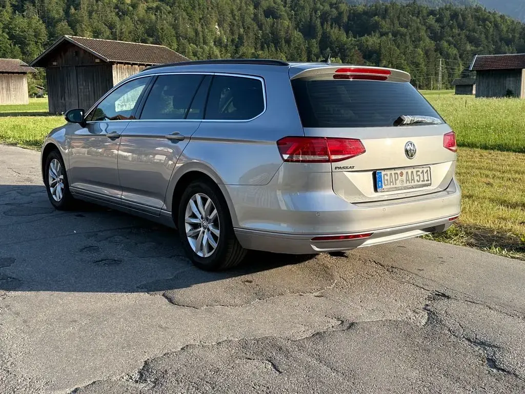 Gebraucht VW Passat 150 PS (110 kW) 2019 Grau Kombi