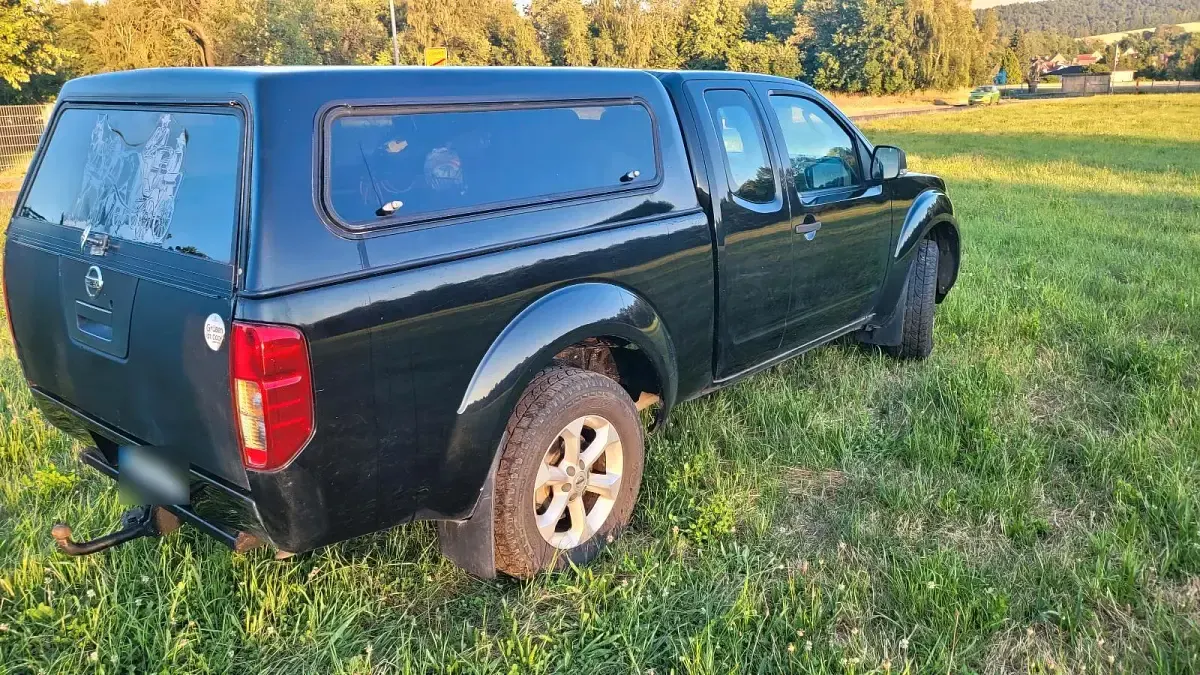 Gebraucht Nissan Navara 190 PS (139 kW) 2010 Schwarz Pickup