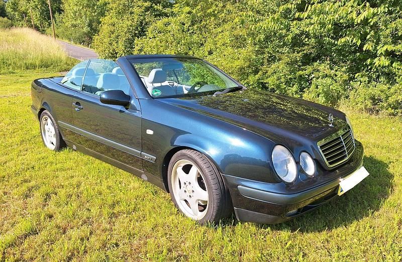 Blau Gebraucht 1998 Mercedes CLK230 Sport Edition Cabrio | 8.500 € (Teuer) - Bild 1/4