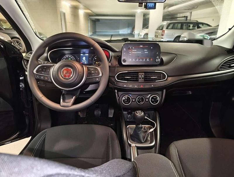 Gebraucht Fiat Tipo Urban 131 PS (96 kW) 2025 Schwarz Limousine