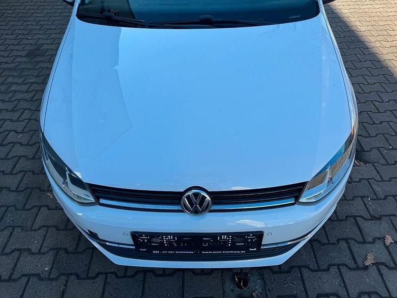 Gebraucht VW Polo LOUNGE 90 PS (66 kW) 2015 Weiß Kleinwagen