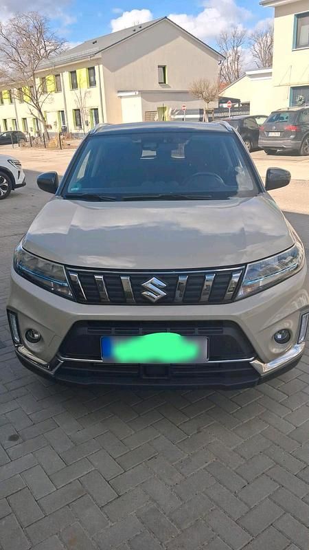 Gebraucht Suzuki Vitara 125 PS (91 kW) 2021 Beige SUV