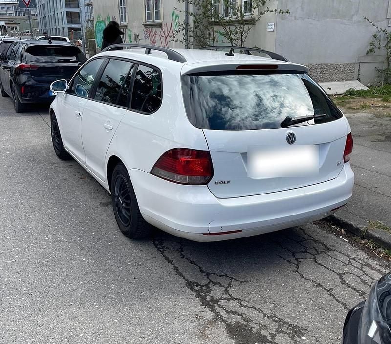 Gebraucht VW Golf VI 102 PS (75 kW) 2010 Weiß Kleinwagen