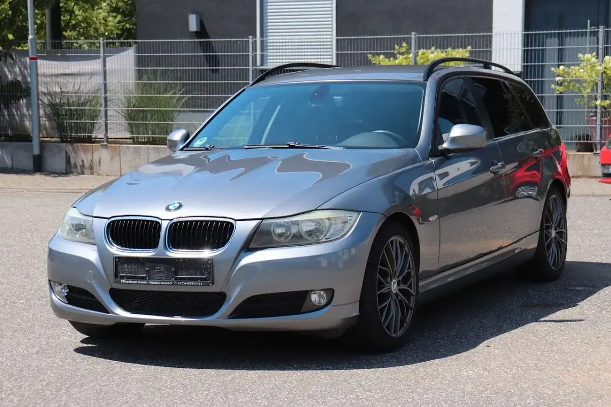 Gebraucht BMW 320 Comfort Edition 170 PS (125 kW) 2009 Grau Kombi