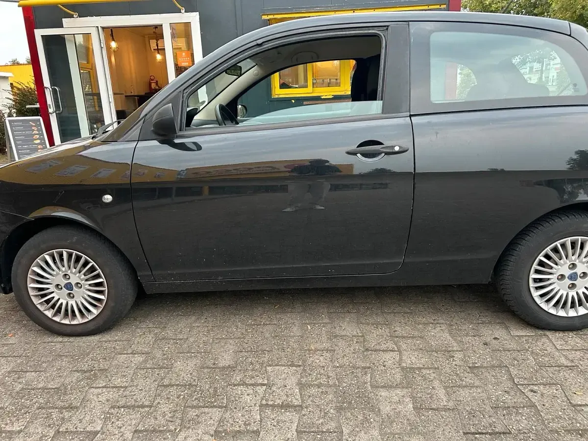 Gebraucht Lancia Ypsilon 60 PS (44 kW) 2009 Schwarz Kleinwagen