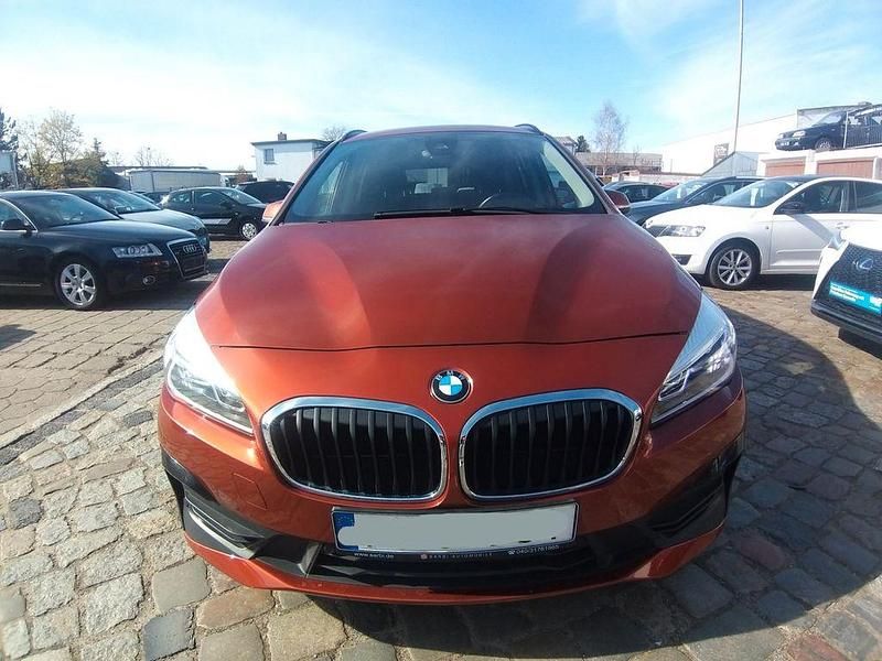 Gebraucht BMW 218 Advantage 150 PS (110 kW) 2020 Orange Kombi