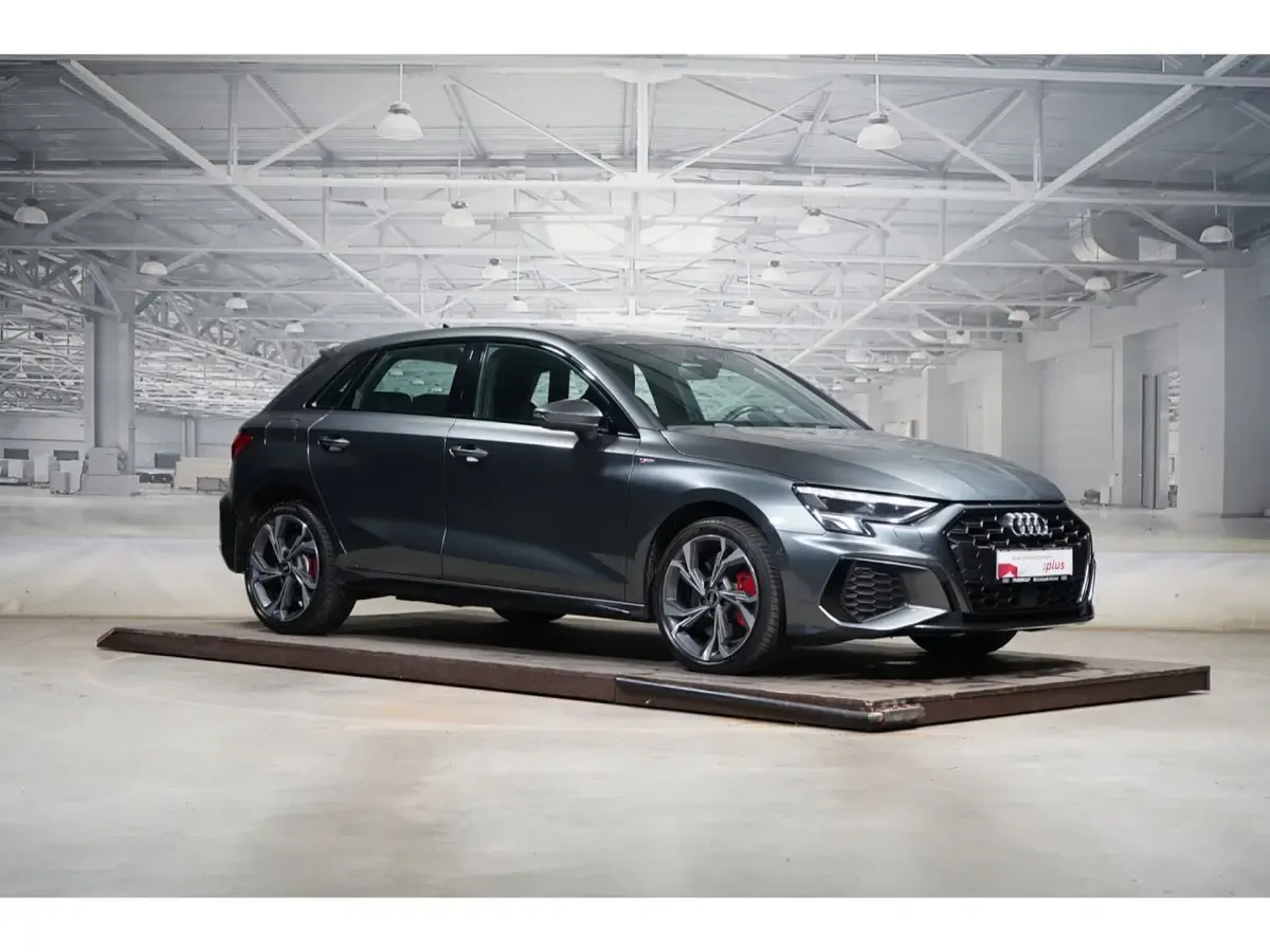 Gebraucht Audi A3 Sportback e-tron S-Line 245 PS (180 kW) 2023 Daytonagrau perleffekt Kleinwagen