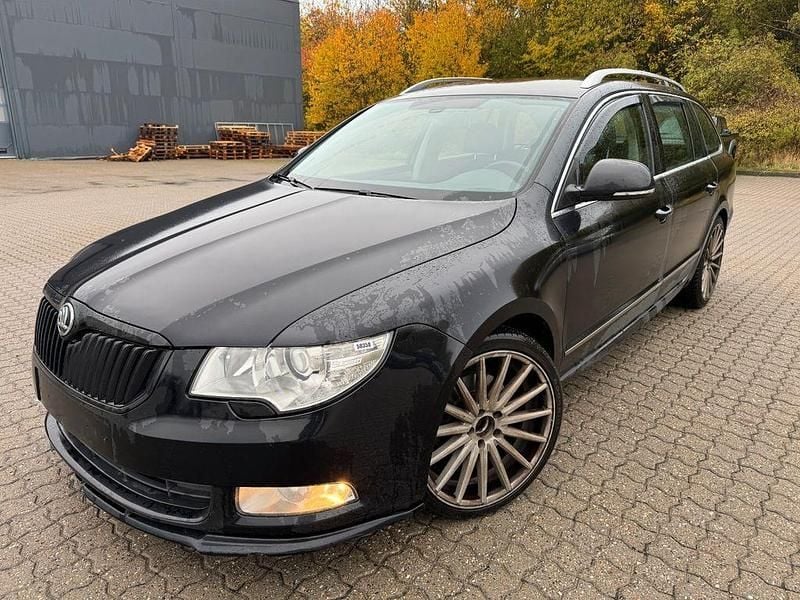 Schwarz Gebraucht 2010 Skoda Superb Elegance Kombi | 3.800 € (Guter Preis) - Bild 1/4