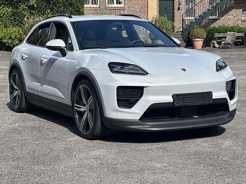 Eisgraumetallic Gebraucht 2024 Porsche Macan SUV | 89.790 € (Superpreis) - Bild 1/4
