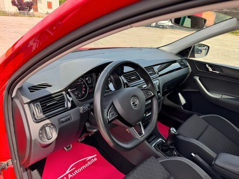 Gebraucht Skoda Rapid Ambition 90 PS (66 kW) 2017 Rot Limousine