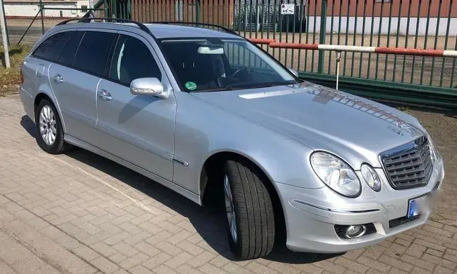 Gebraucht Mercedes E200 Elegance 184 PS (135 kW) 2007 Silber Kombi