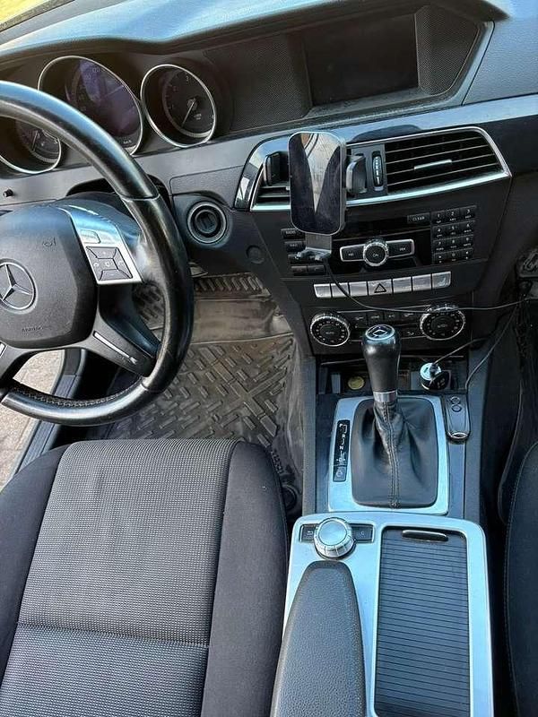 Second-hand Mercedes C180 Edition 120 CP (88 kW) 2013 Gri Break