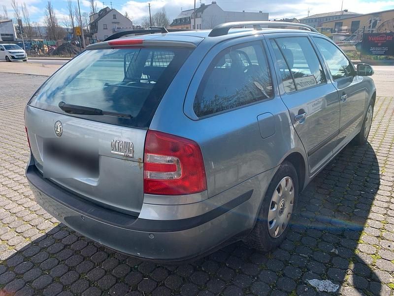 Gebraucht Skoda Octavia 140 PS (102 kW) 2007 Blau Kombi