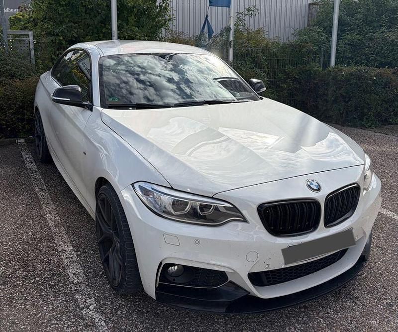 Weiß Gebraucht 2017 BMW 220 M Sport Coupé | 16.900 € (Fairer Preis) - Bild 1/4