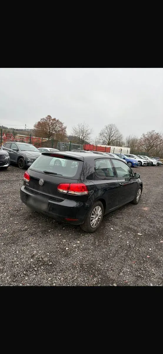 Gebraucht VW Golf VI 86 PS (63 kW) 2011 Schwarz Kleinwagen