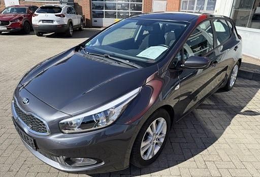 Gebraucht Kia Ceed Vision 100 PS (73 kW) 2015 Grau Kleinwagen