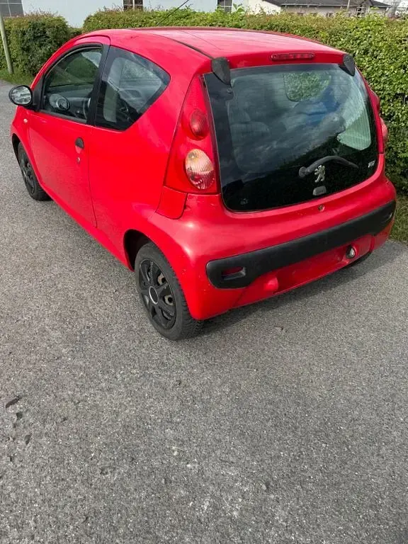 Gebraucht Peugeot 107 68 PS (50 kW) 2009 Rot Kleinwagen