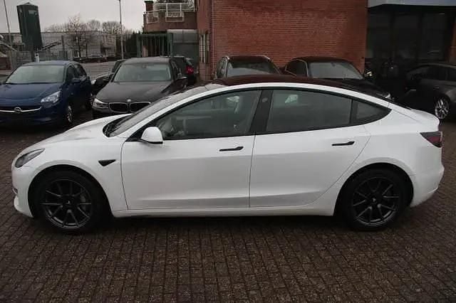 Second-hand Tesla Model 3 324 kW (441 CP) 2021 Alb Berlinǎ