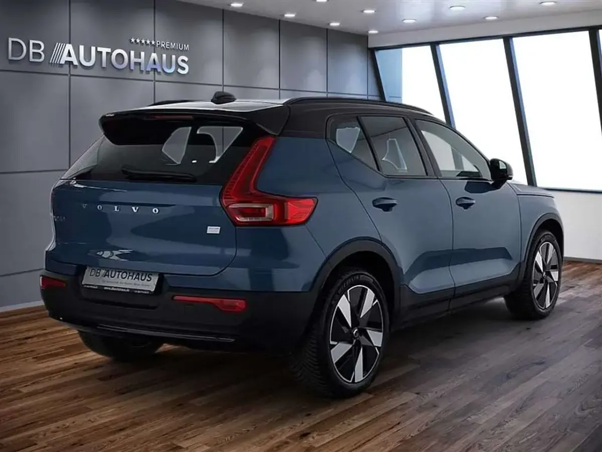 Gebraucht Volvo XC40 Core 169 kW (231 PS) 2023 Blau SUV