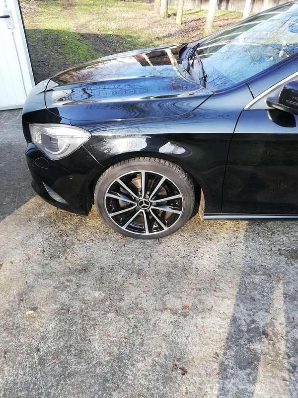 Gebraucht Mercedes CLA180 122 PS (89 kW) 2013 Schwarz Limousine