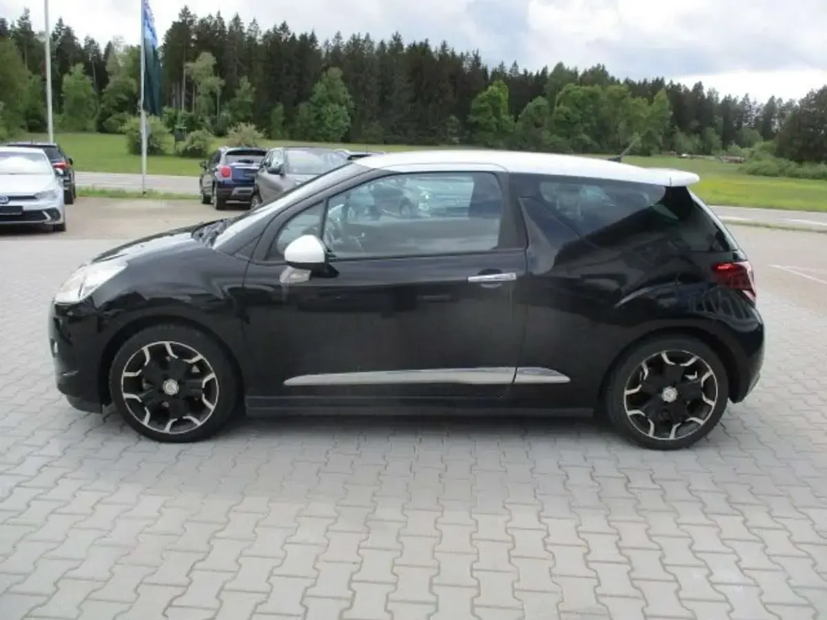 Gebraucht Citroën DS3 Sport Chic 156 PS (114 kW) 2014 Schwarz perle nera+weiss Kleinwagen