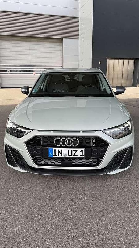 Gebraucht Audi A1 S-Line 207 PS (152 kW) 2025 Grau SUV