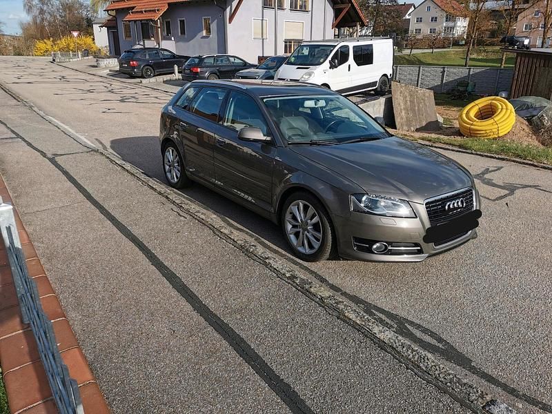 Gebraucht Audi A3 140 PS (102 kW) 2011 Grau Kleinwagen