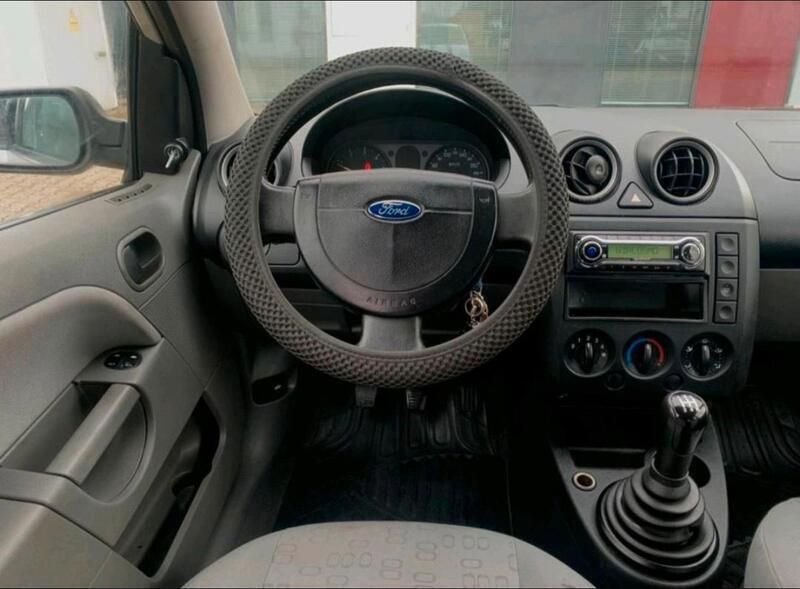 Silber Gebraucht 2002 Ford Fiesta Kleinwagen | 1.400 € (Fairer Preis) - Bild 1/4