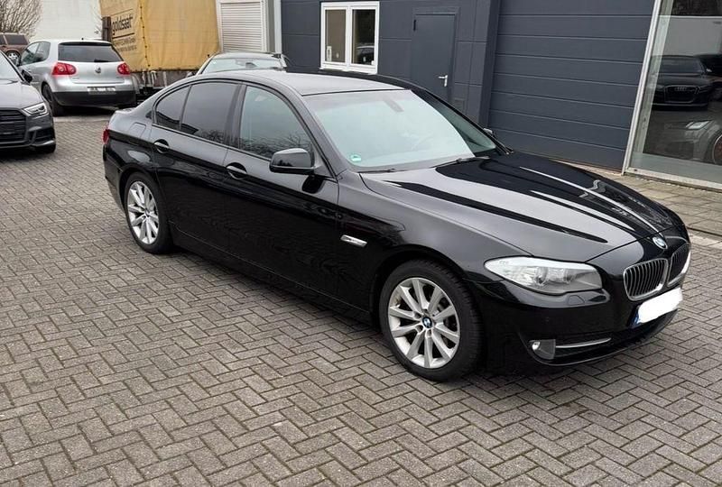 Gebraucht BMW 525 Sport Line 204 PS (150 kW) 2011 Schwarz Limousine