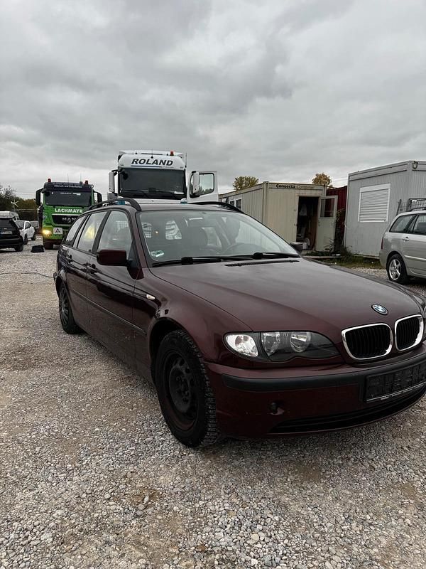 Rot Gebraucht 2010 BMW 318 Kombi | 2.200 € (Superpreis) - Bild 1/4