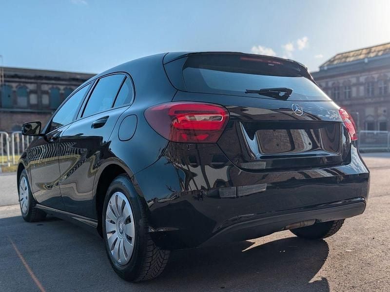 Gebraucht Mercedes A160 102 PS (75 kW) 2016 Schwarz Limousine