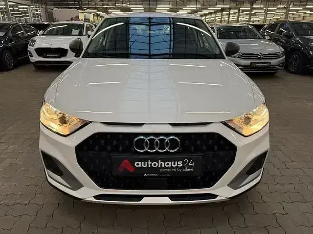 Gebraucht Audi A1 Basis 110 PS (80 kW) 2022 Weiß SUV
