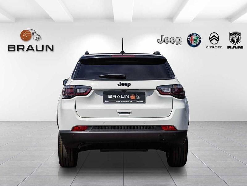 Neu Jeep Compass North 131 PS (96 kW) 2025 Alpine white/dach schwarz SUV