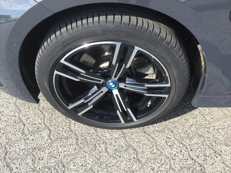 Gebraucht BMW 330e Performance 184 PS (135 kW) 2023 Grau Limousine