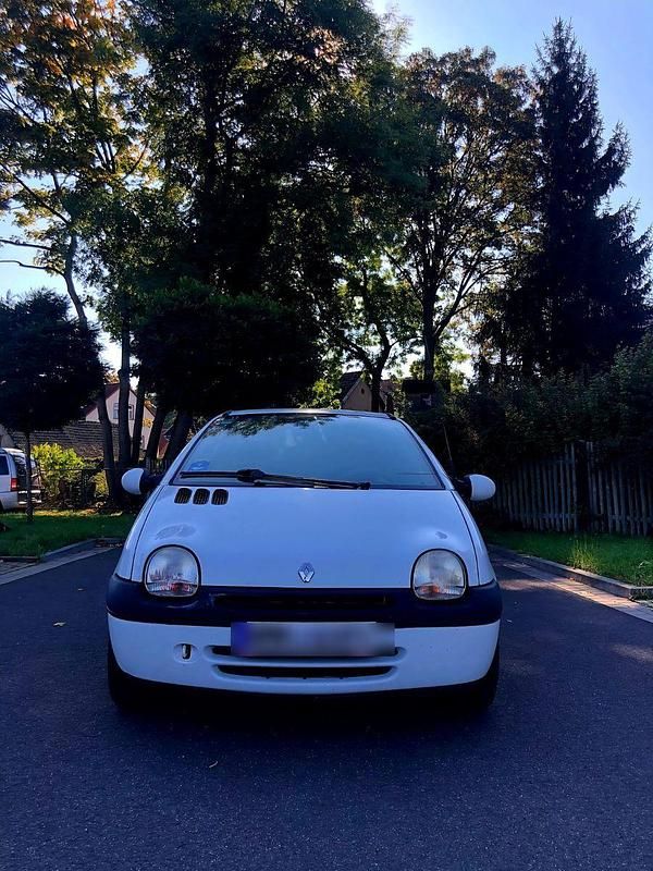 Weiß Gebraucht 2004 Renault Twingo Authentique Kleinwagen | 1.100 € (Fairer Preis) - Bild 1/4