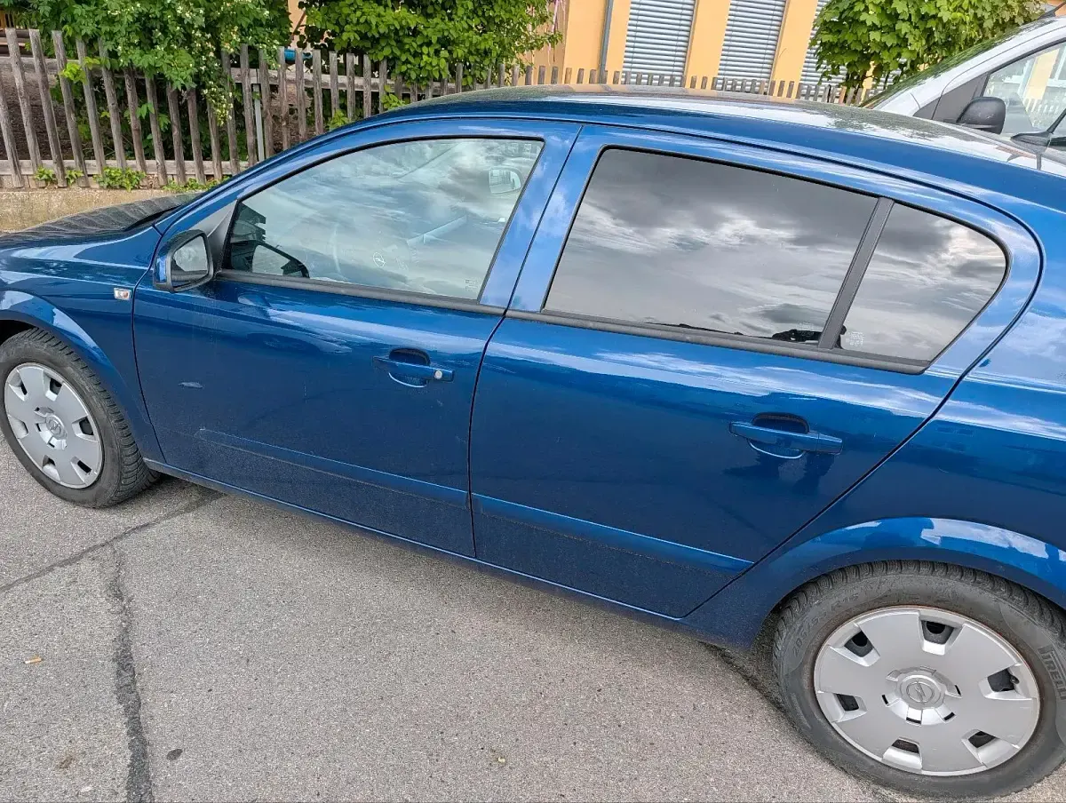 Używany Opel Astra 109 KM (80 kW) 2005 Hatchback