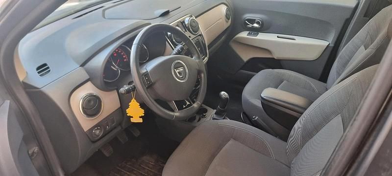 Gebraucht Dacia Lodgy 115 PS (84 kW) 2012 Grau Van / Kleinbus