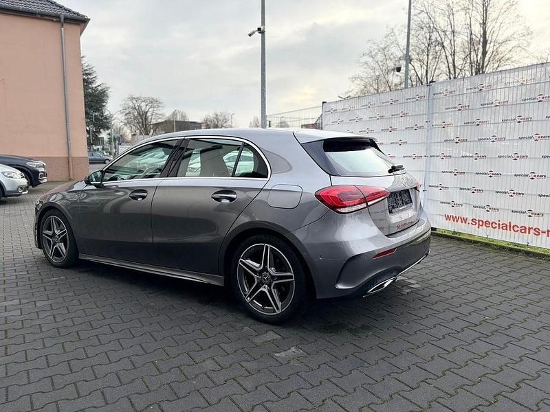 Gebraucht Mercedes A200 AMG 150 PS (110 kW) 2020 Mountaingrau (metallic) Limousine