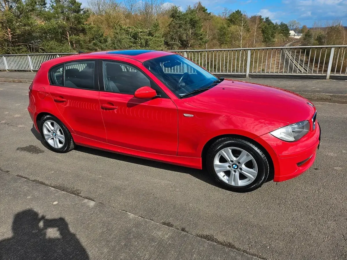 Gebraucht BMW 118 Advantage 143 PS (105 kW) 2008 Rot Kleinwagen