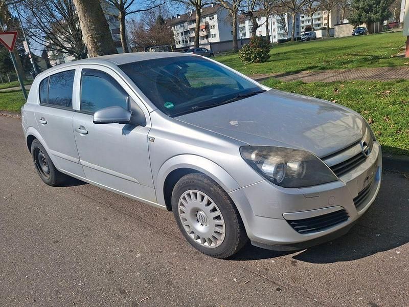Gebraucht Opel Astra 105 PS (77 kW) 2004 Silber Limousine