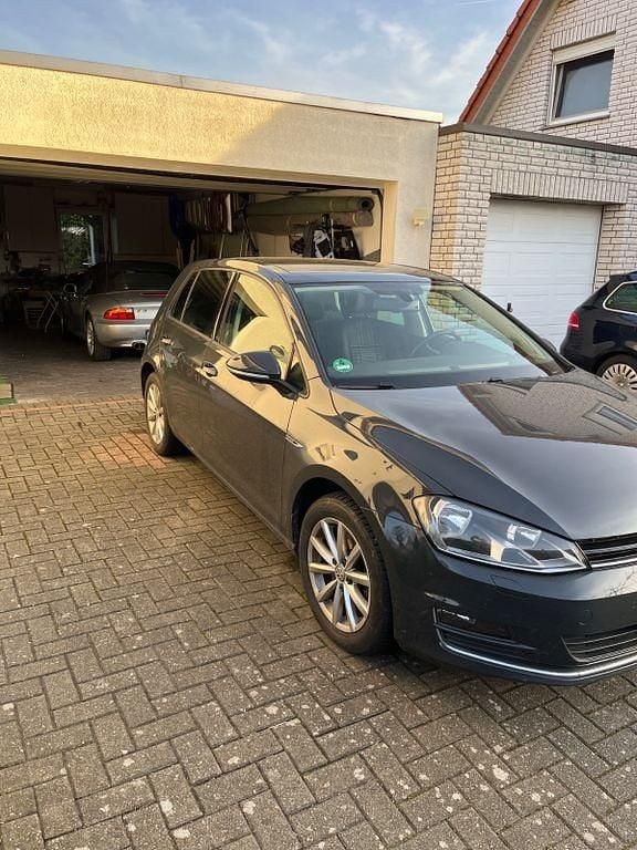 Gebraucht VW Golf VII LOUNGE 150 PS (110 kW) 2015 Grau Limousine